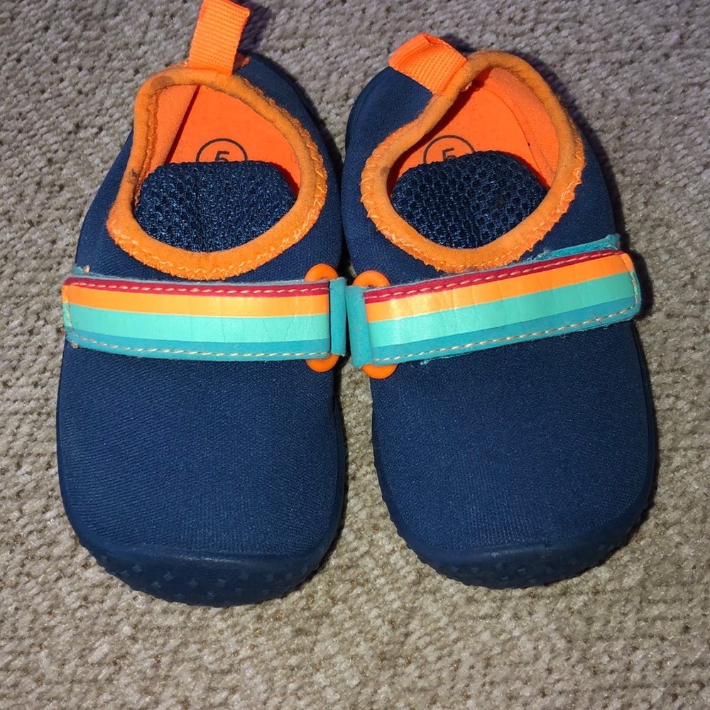 Toddler boys pool shoes